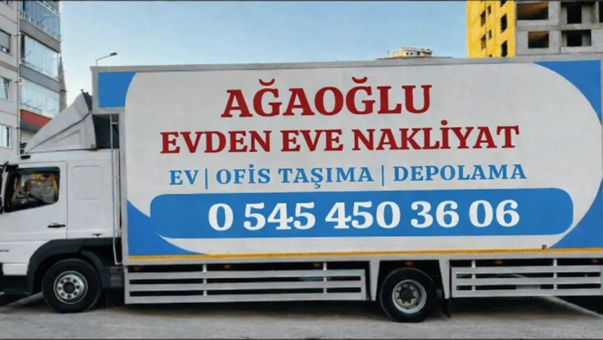 Evden eve, ofis taşıma ve depolama hizmeti veren nakliyat kamyonu